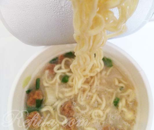 明星ロカボヌードル濃厚鶏白湯3